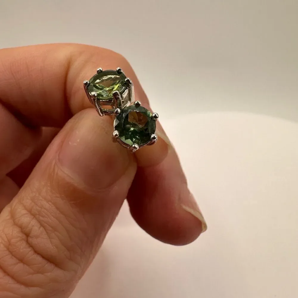 Gorgeous! Classic‎ 6 prong green tourmaline 2ctw stud earrings in .925!